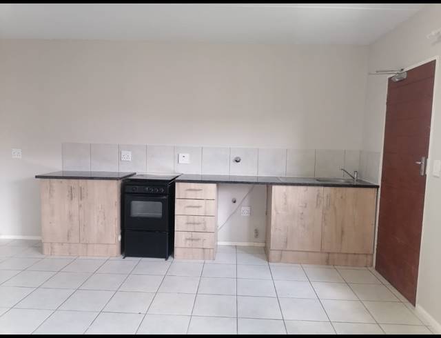 3 BEDROOM FLAT FOR SALE IN KENLEAF